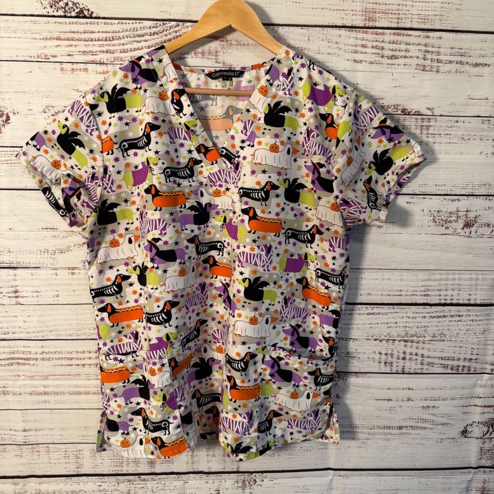 Cassandra O Halloween Dachshund Scrub Top Womens XL White Wiener Dog Polyester